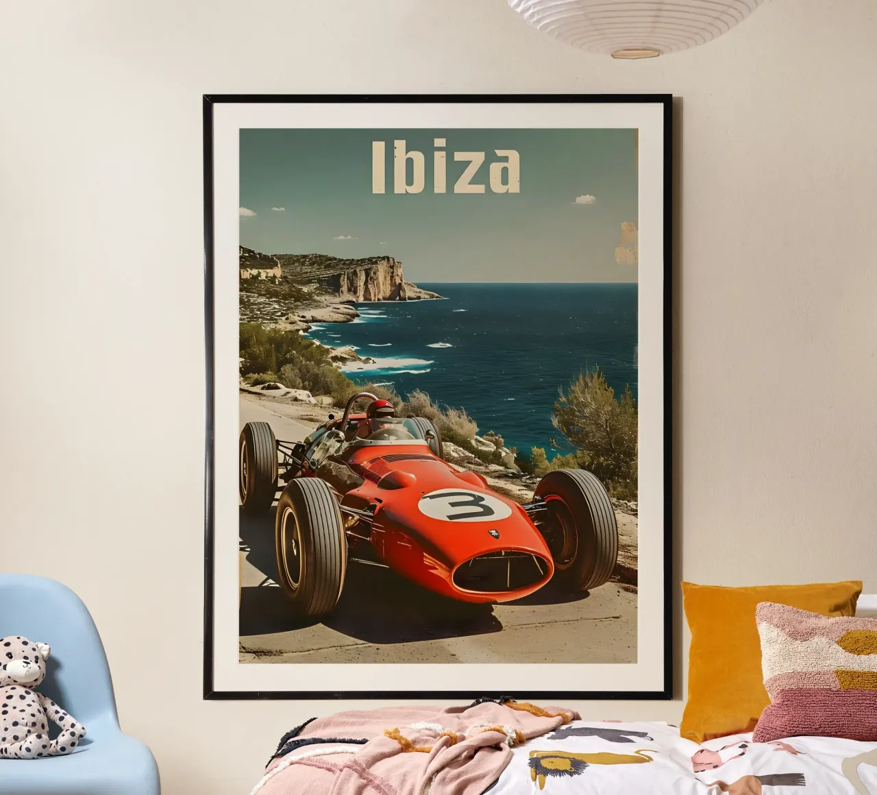 Auto da corsa d'epoca Ibiza poster con telaio in legno da Vintage Travel Art