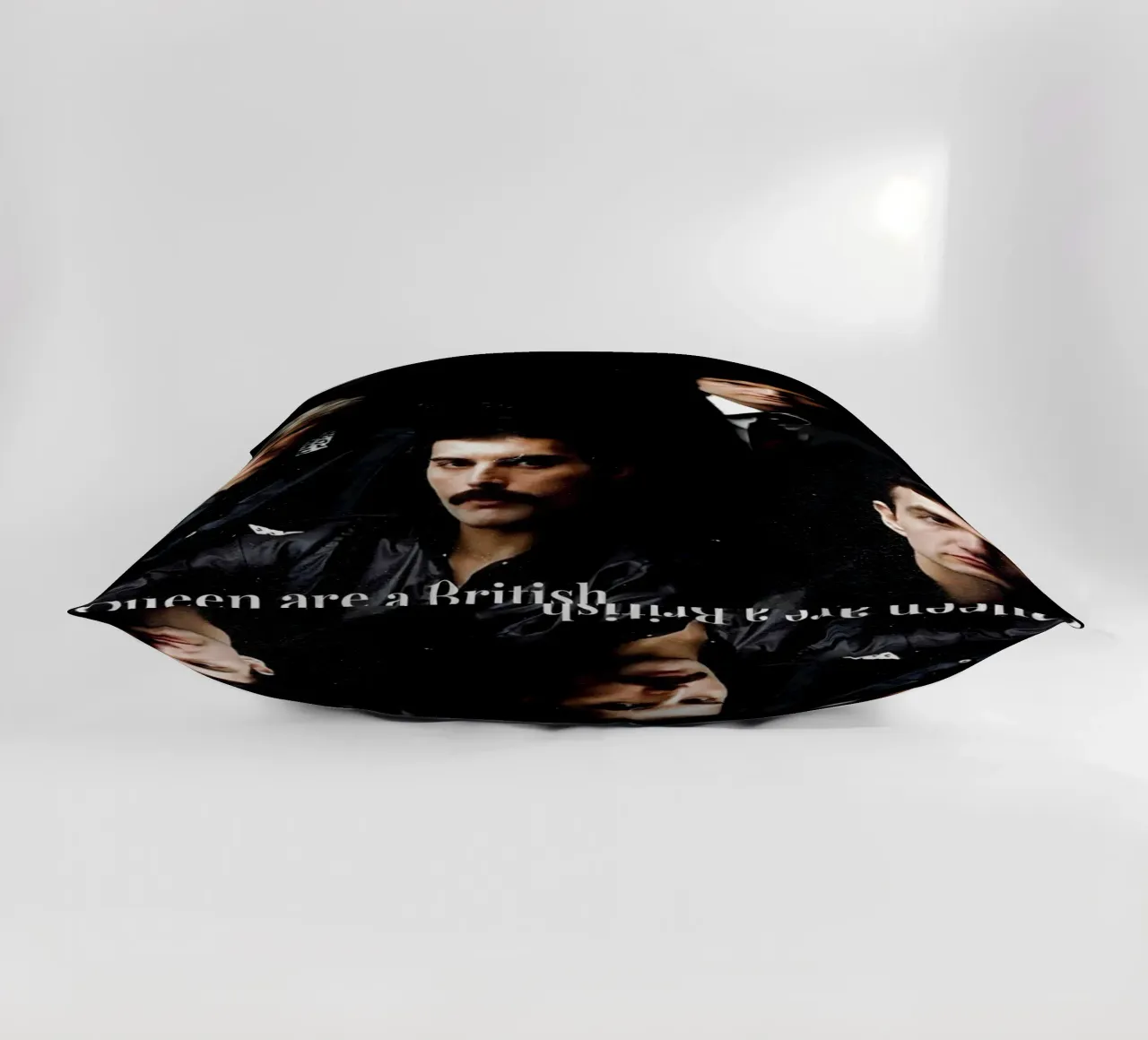 Queen cuscino da Low poly art