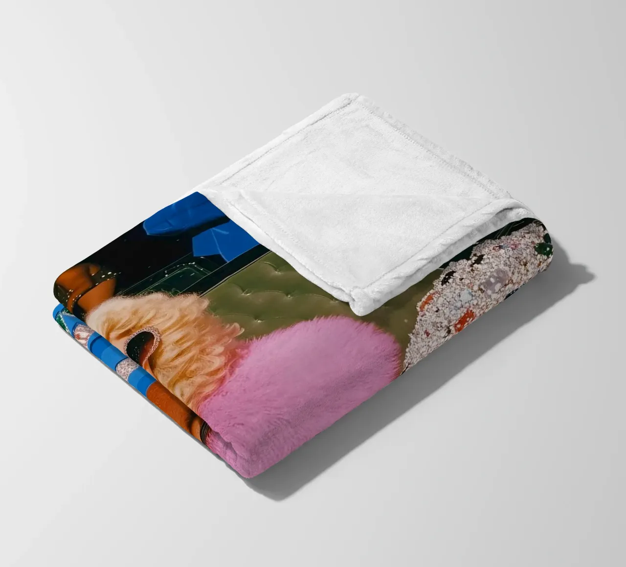 Glam and powerful woman coperta in pile da heaventrain