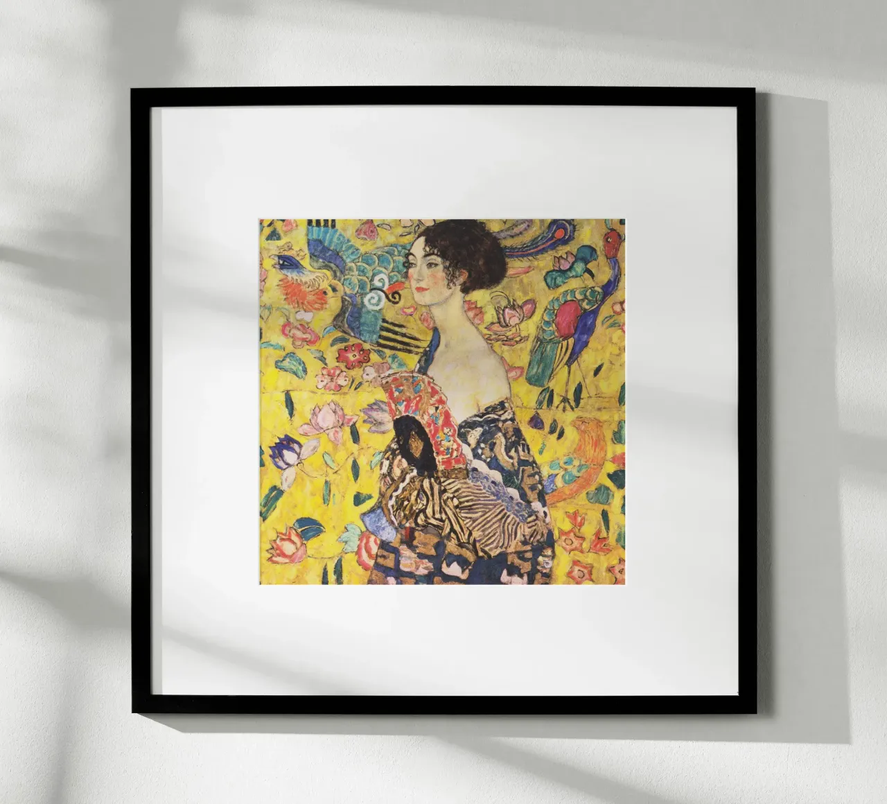 Dame mit Fächer (Signora con ventaglio) di Gustav Klimt poster con telaio in legno da Gustav Klimt ART Prints