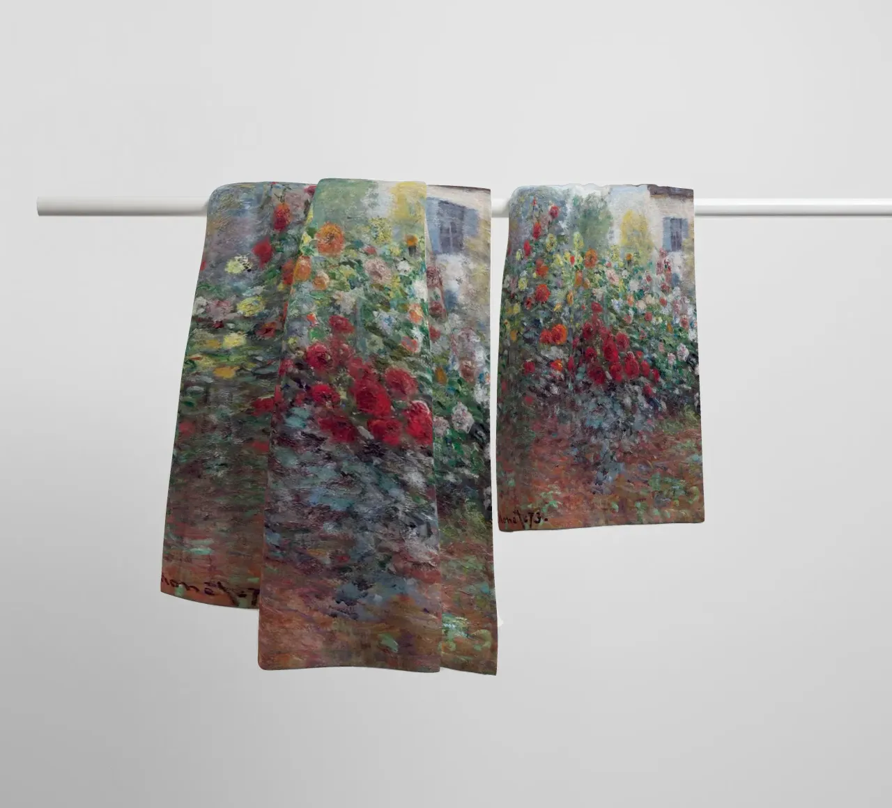 Monet - The Artist's Garden in Argenteuil asciugamano da bagno da apoloprints
