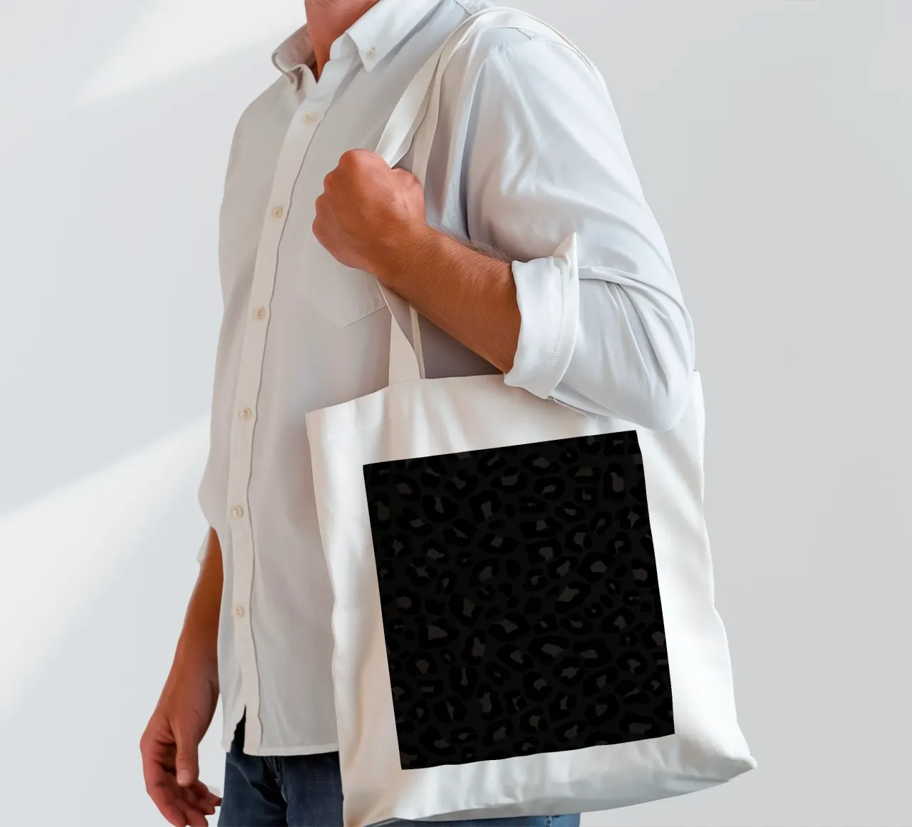Leopard Print 2.0 Black borsa in juta da SilverPegasus