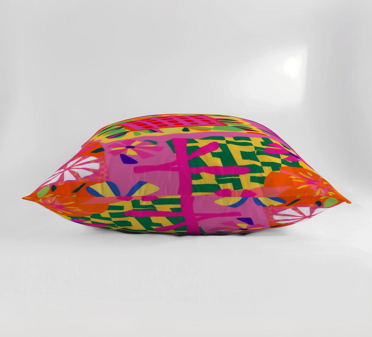Flower Quilt Cheer decorative cushion by Zep Layers