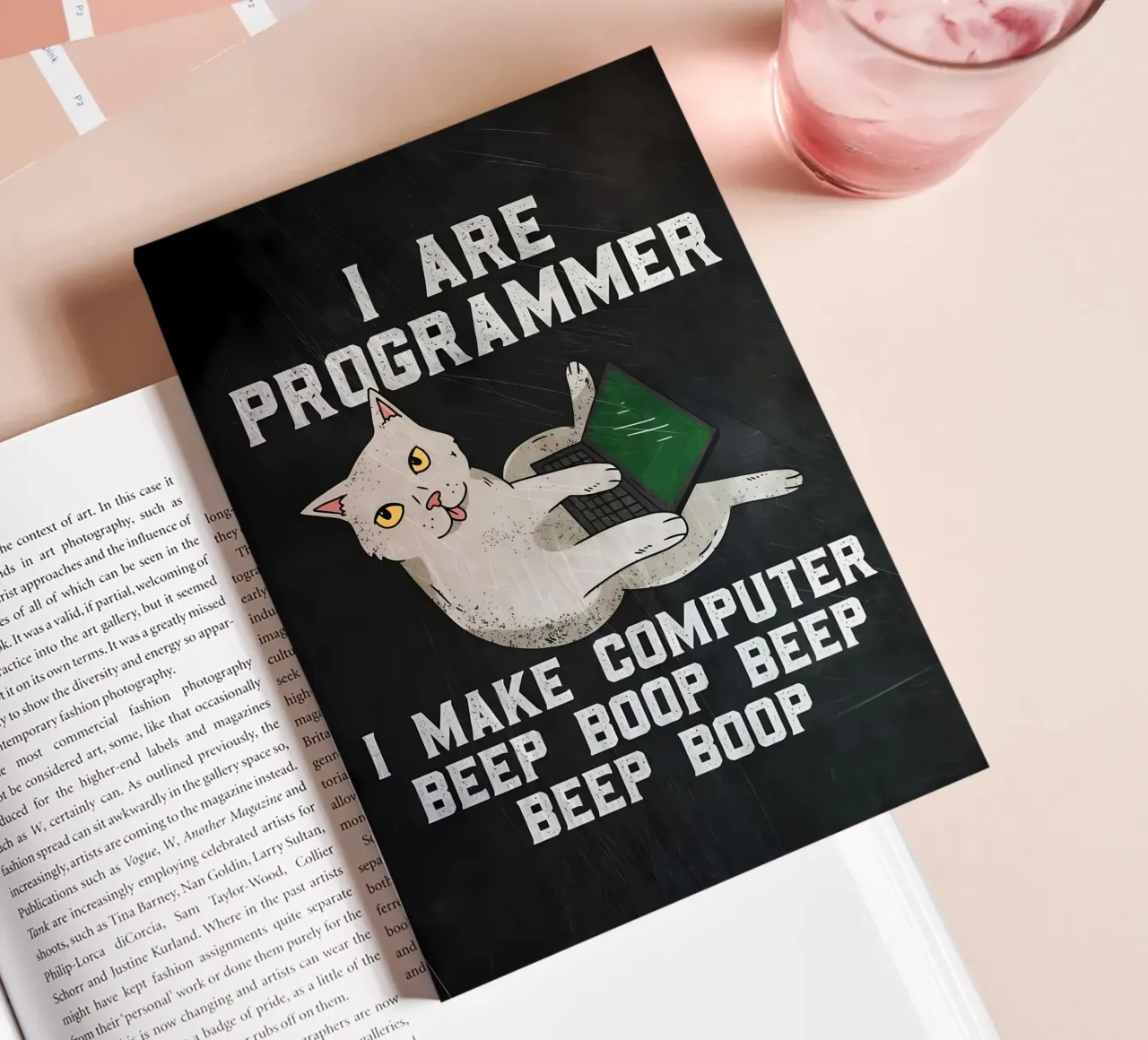 gatto computer portatile testo umorismo animale tecnologia cartone animato mem diario da Ashish Kashyap