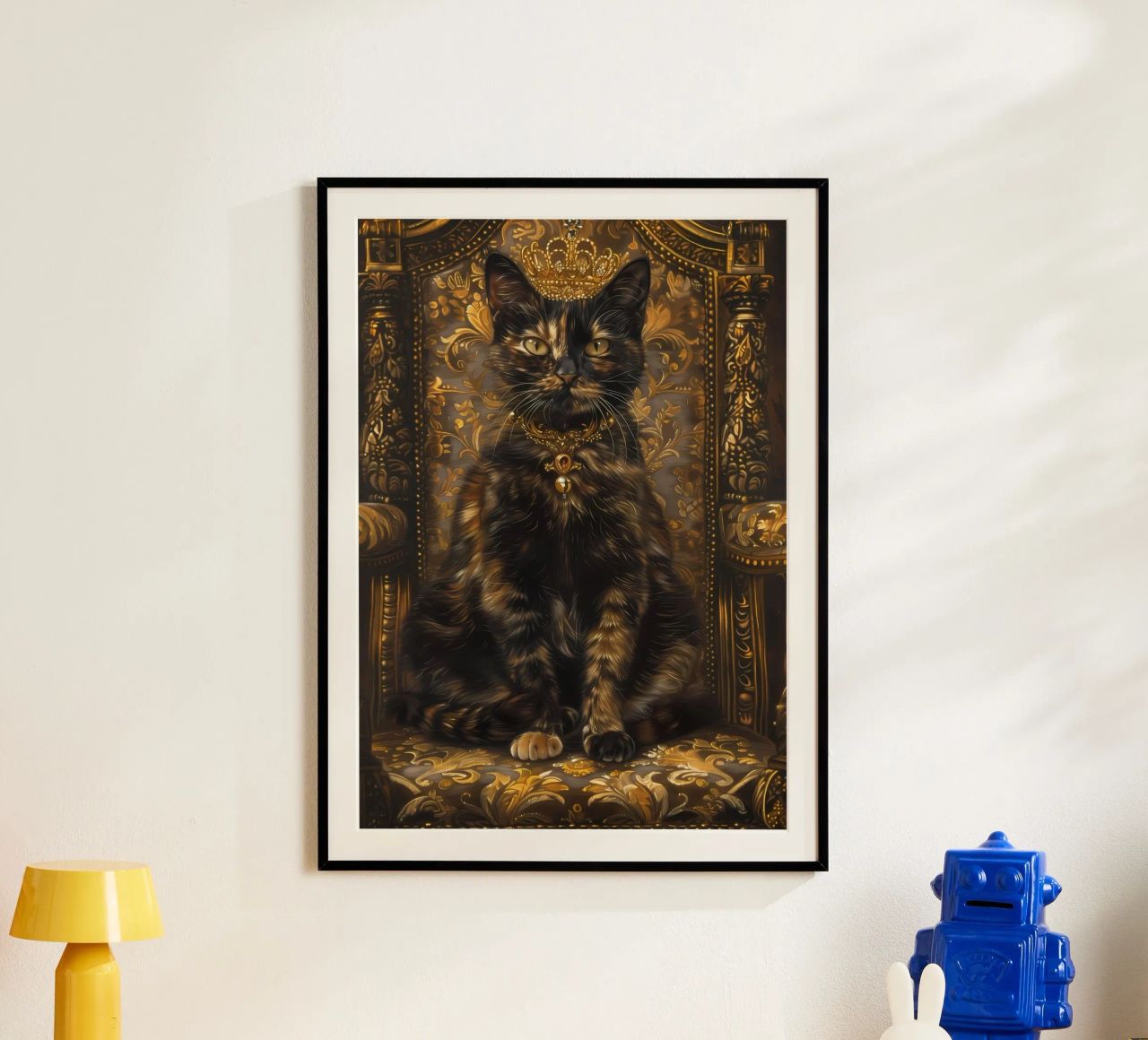 Katze Krone verzierten Stuhl Schmuck Goldakzente königlichen floral pat Poster von Ashish Kashyap