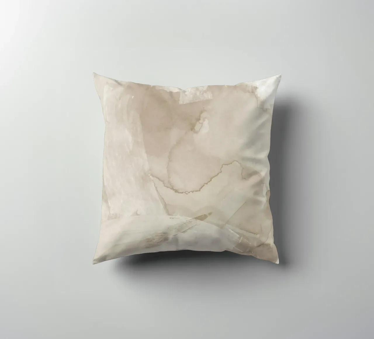 Pennellate di beige 4 cuscino da NouveauPrints