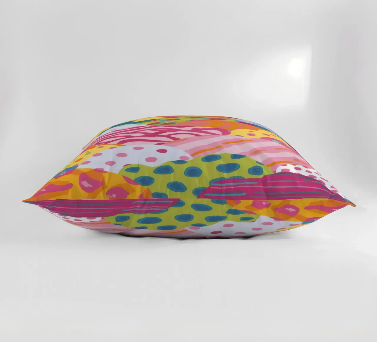 Quilt met speelse wolken kussen van Zep Layers