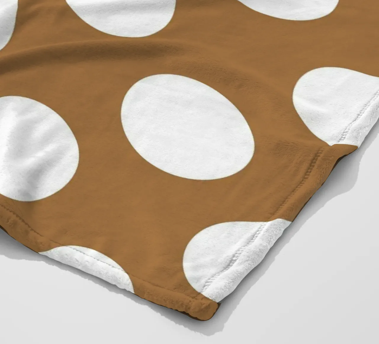 Pois in marrone coperta in pile da Happy Littles