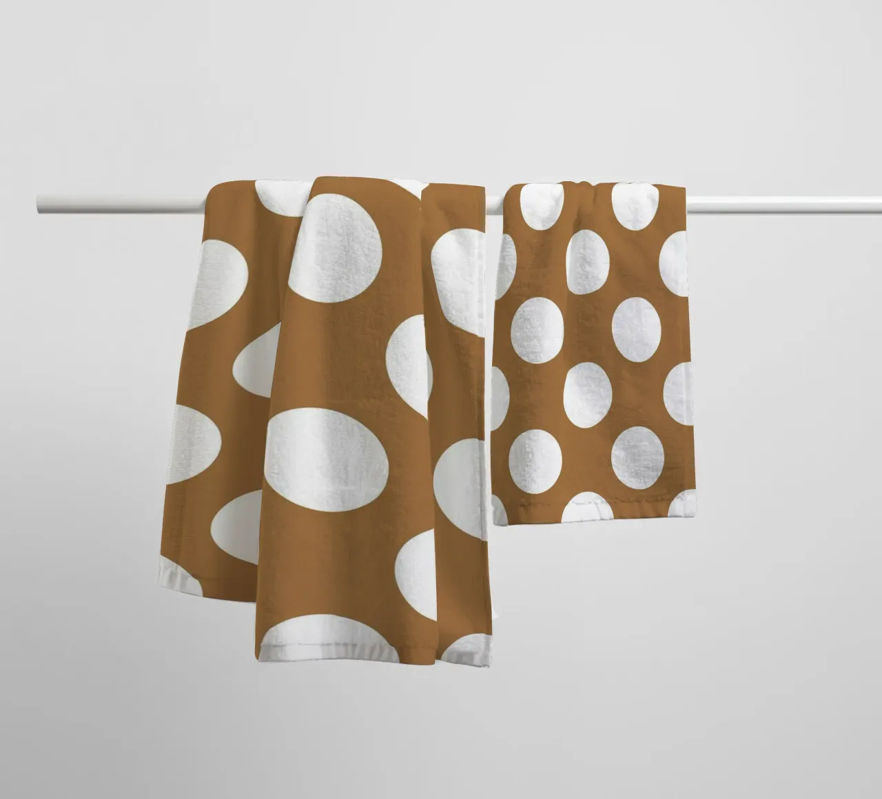 Pois in marrone asciugamano da bagno da Happy Littles