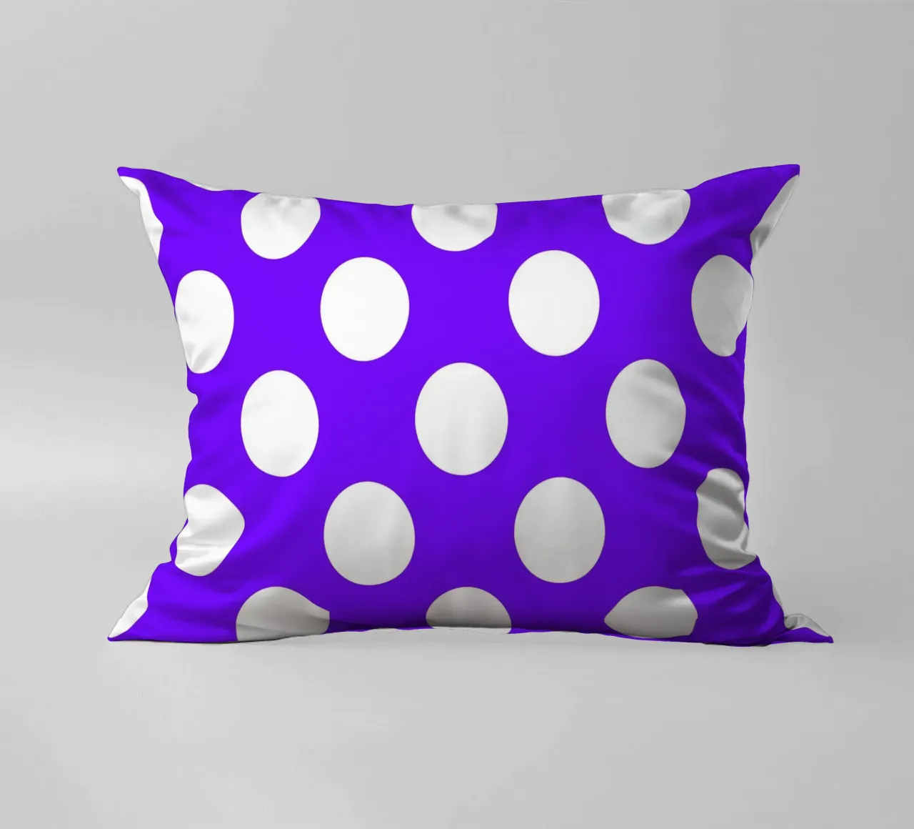 Pois in viola intenso cuscino da Happy Littles
