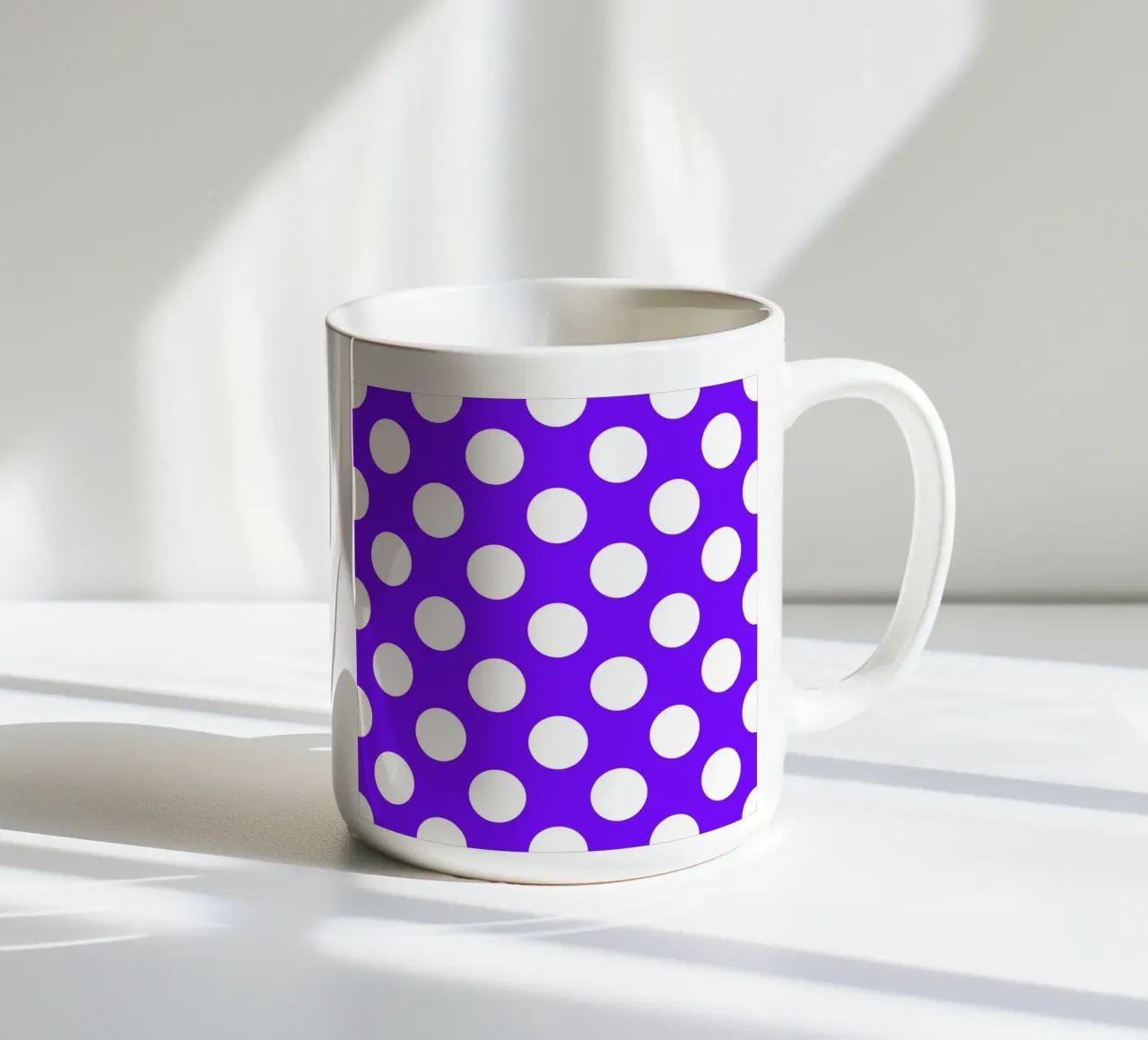 Pois in viola intenso tazza in ceramica da Happy Littles