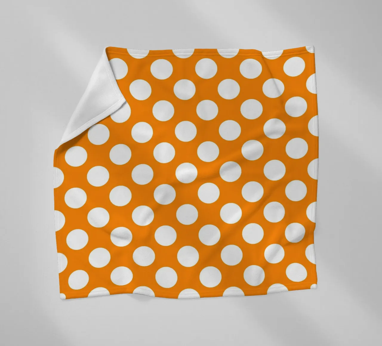 Polka Dots in Tangerine Fleecedecke von Happy Littles