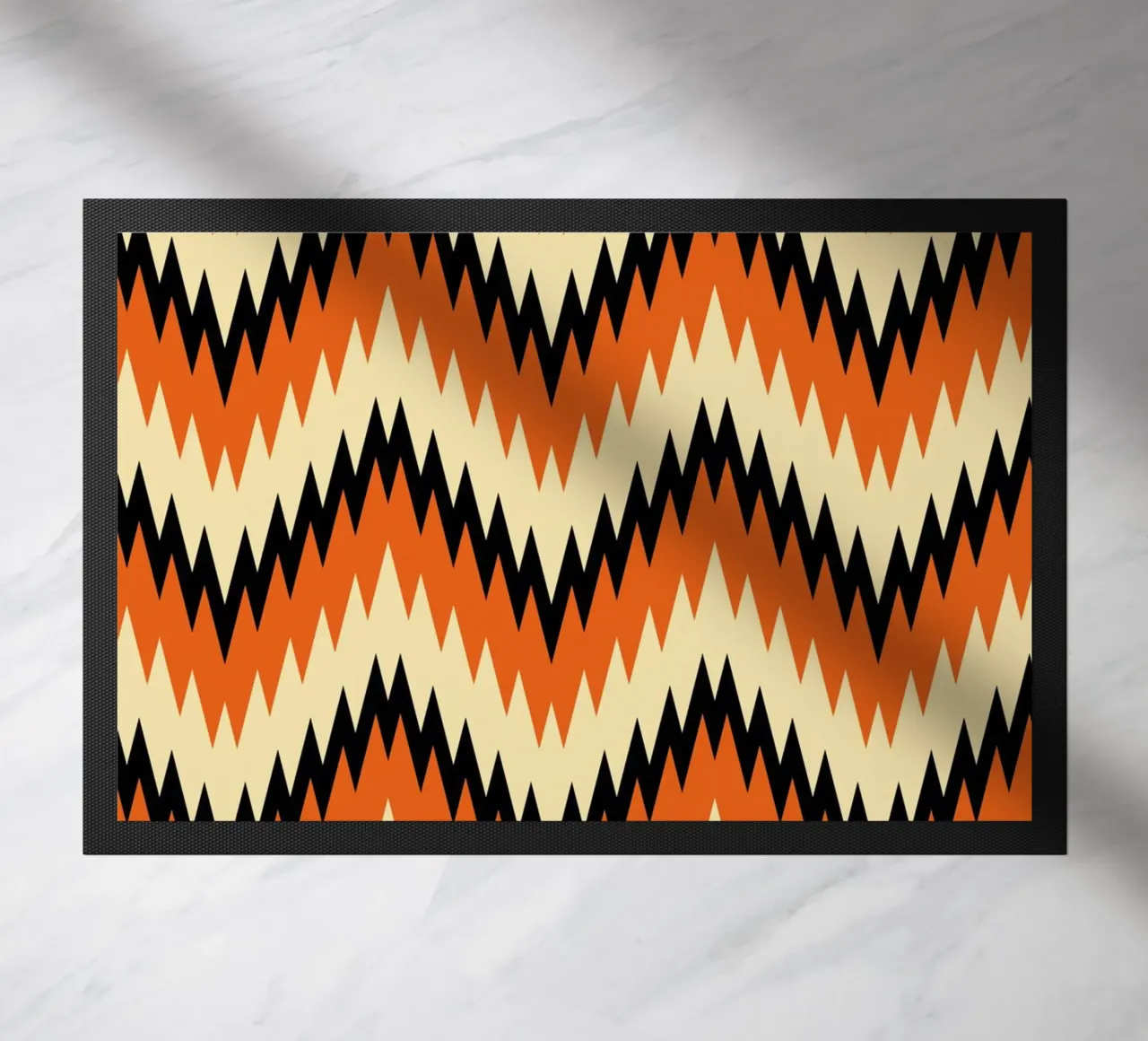 Zickzack Chevron-Muster - Modernes abstraktes Design Wandkunst Fußmatte von NorwesClub