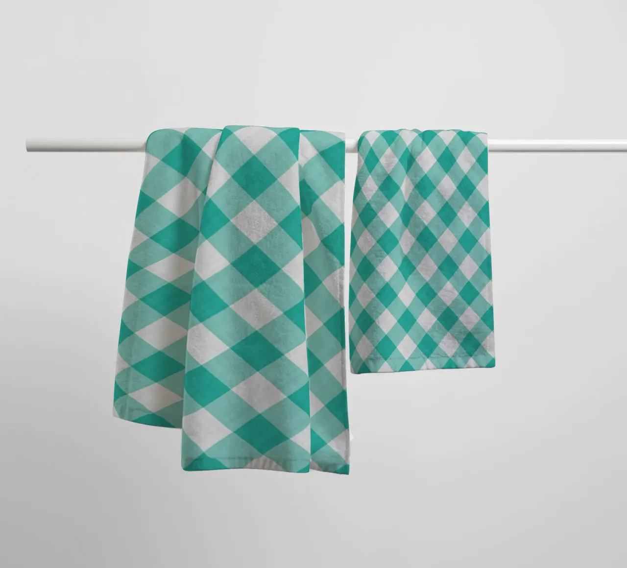 Gingham in acqua asciugamano da bagno da Happy Littles