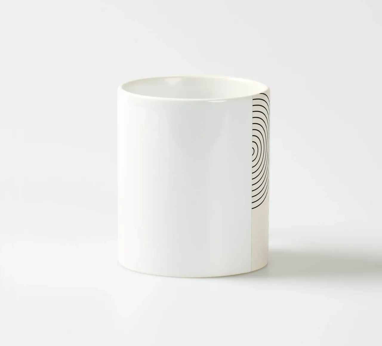 Concentrische cirkels abstract - Modern minimalistisch goud & zwart keramische mok van NorwesClub