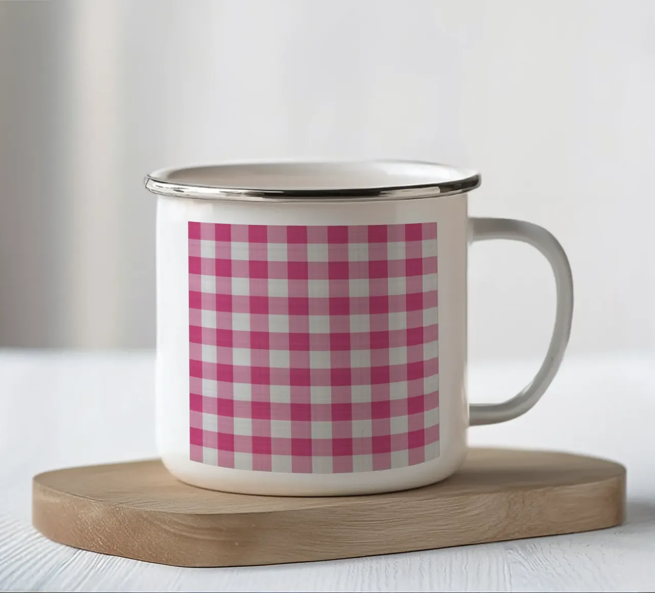 Gingham in Deep Pink Large emaille mok van Happy Littles