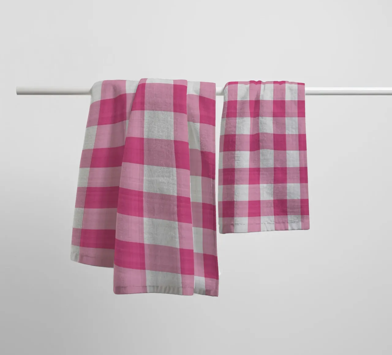 Gingham in rosa intenso grande asciugamano da bagno da Happy Littles
