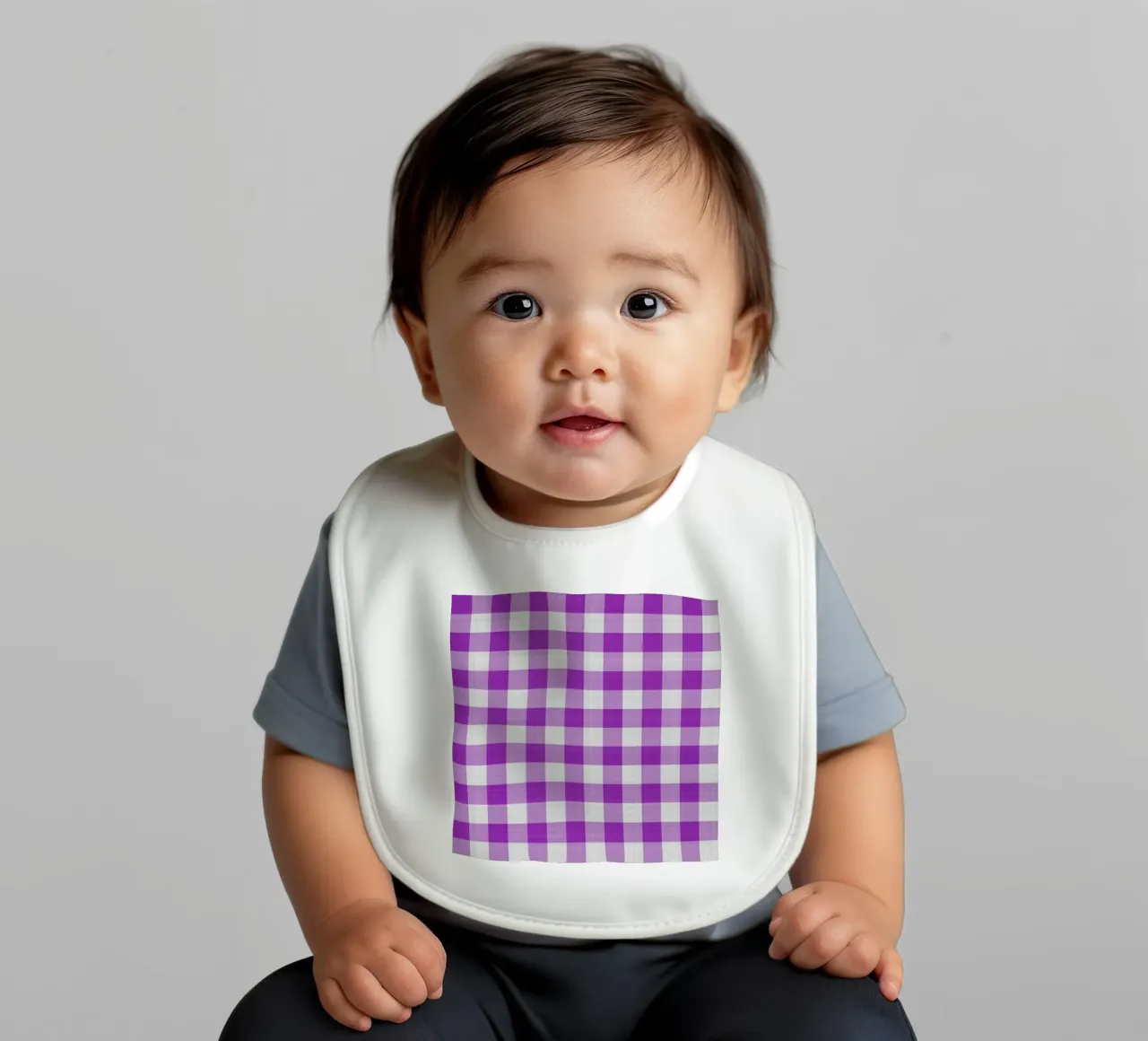 Gingham in Hellviolett Groß Babylätzchen von Happy Littles