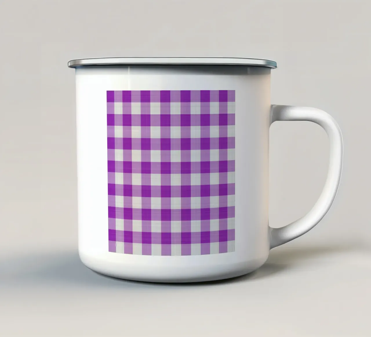 Gingham in Hellviolett Groß Emaille Tasse von Happy Littles