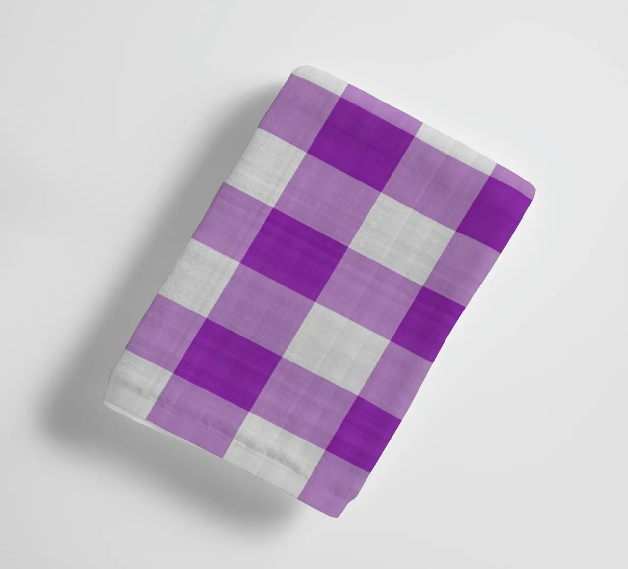 Gingham in Hellviolett Groß Handtuch von Happy Littles