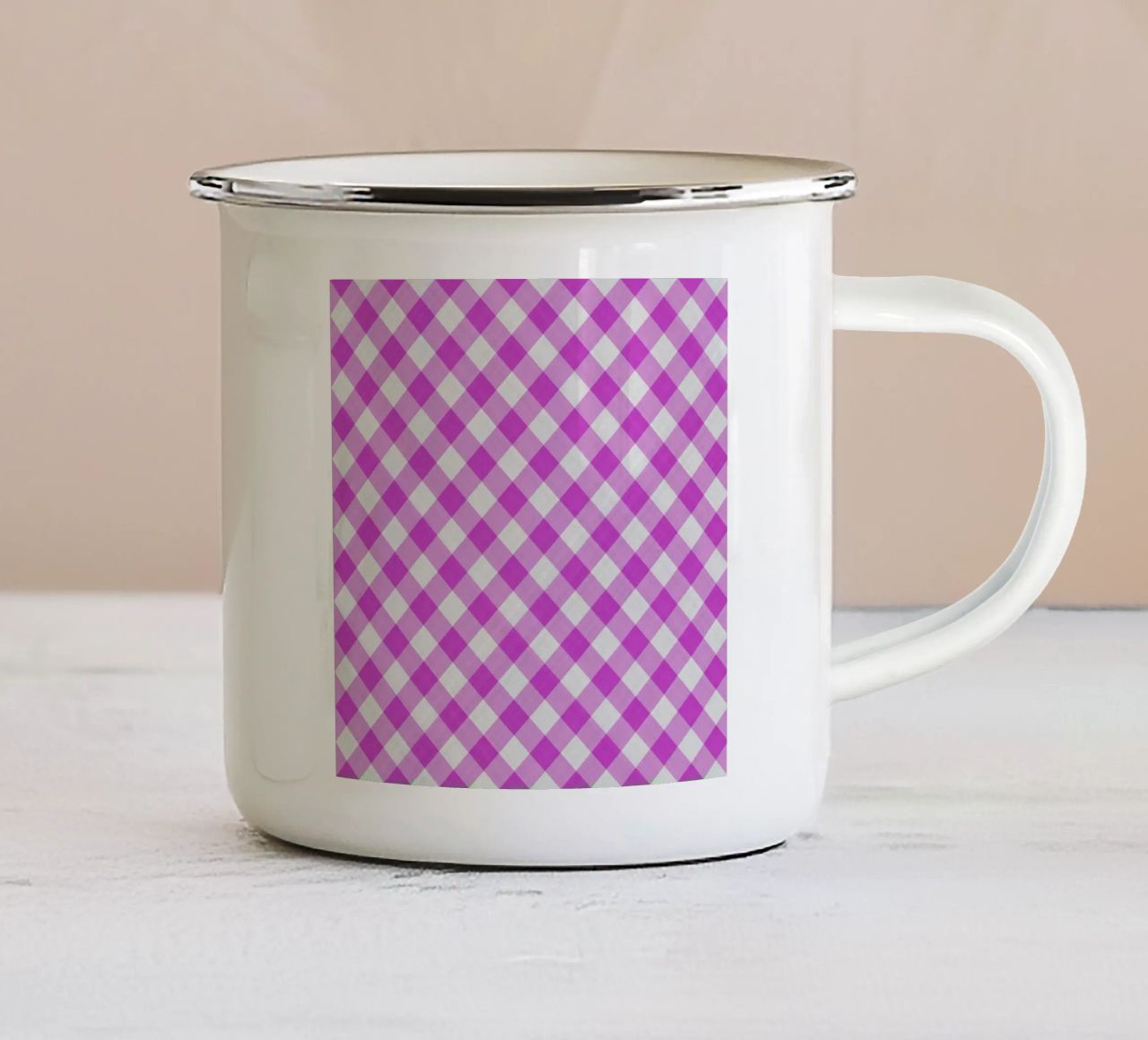 Gingham in fucsia tazza in smalto da Happy Littles