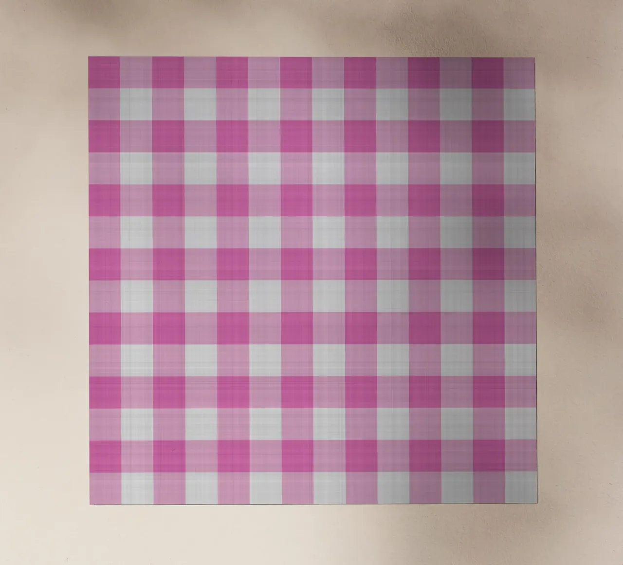Gingham in rosa grande pellicola backlit da Happy Littles