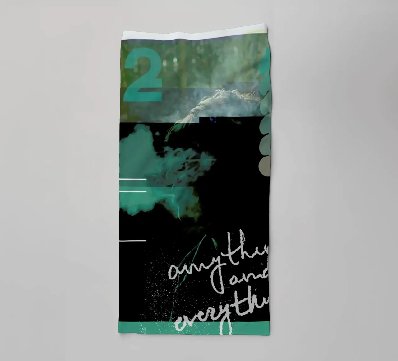 Glitch - Anything and Everything asciugamano da bagno da Ash Nico