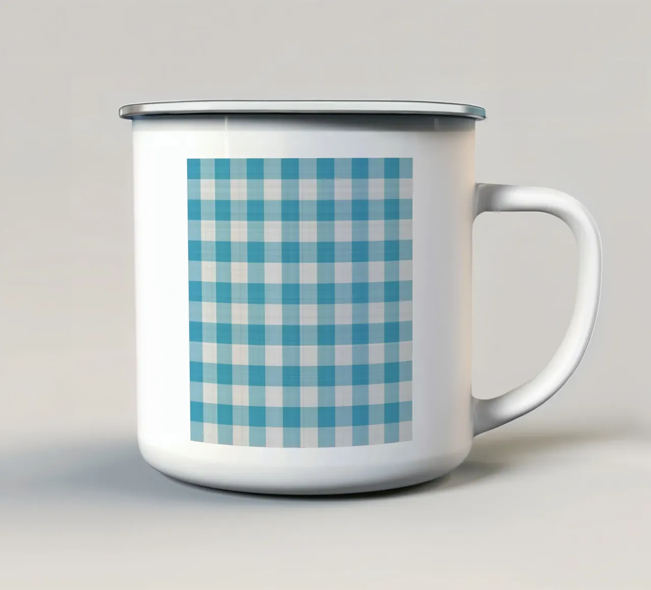 Gingham in blu cielo grande tazza in smalto da Happy Littles