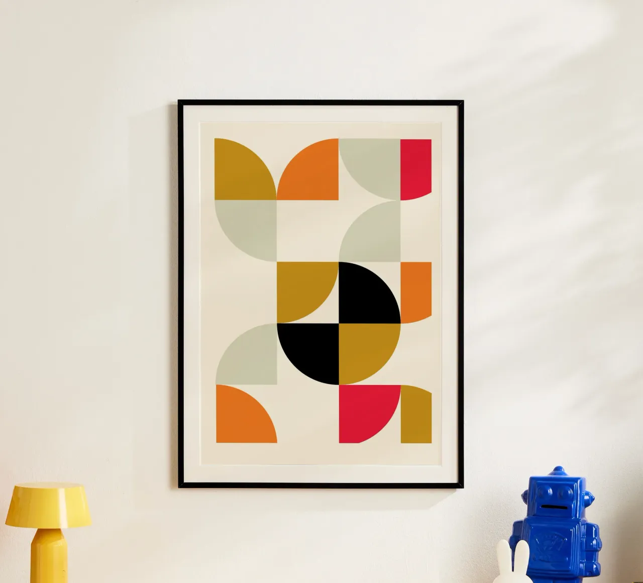 Curve Bauhaus: Geometrico astratto, moderno tendenza metà secolo poster con telaio in legno da NorwesClub