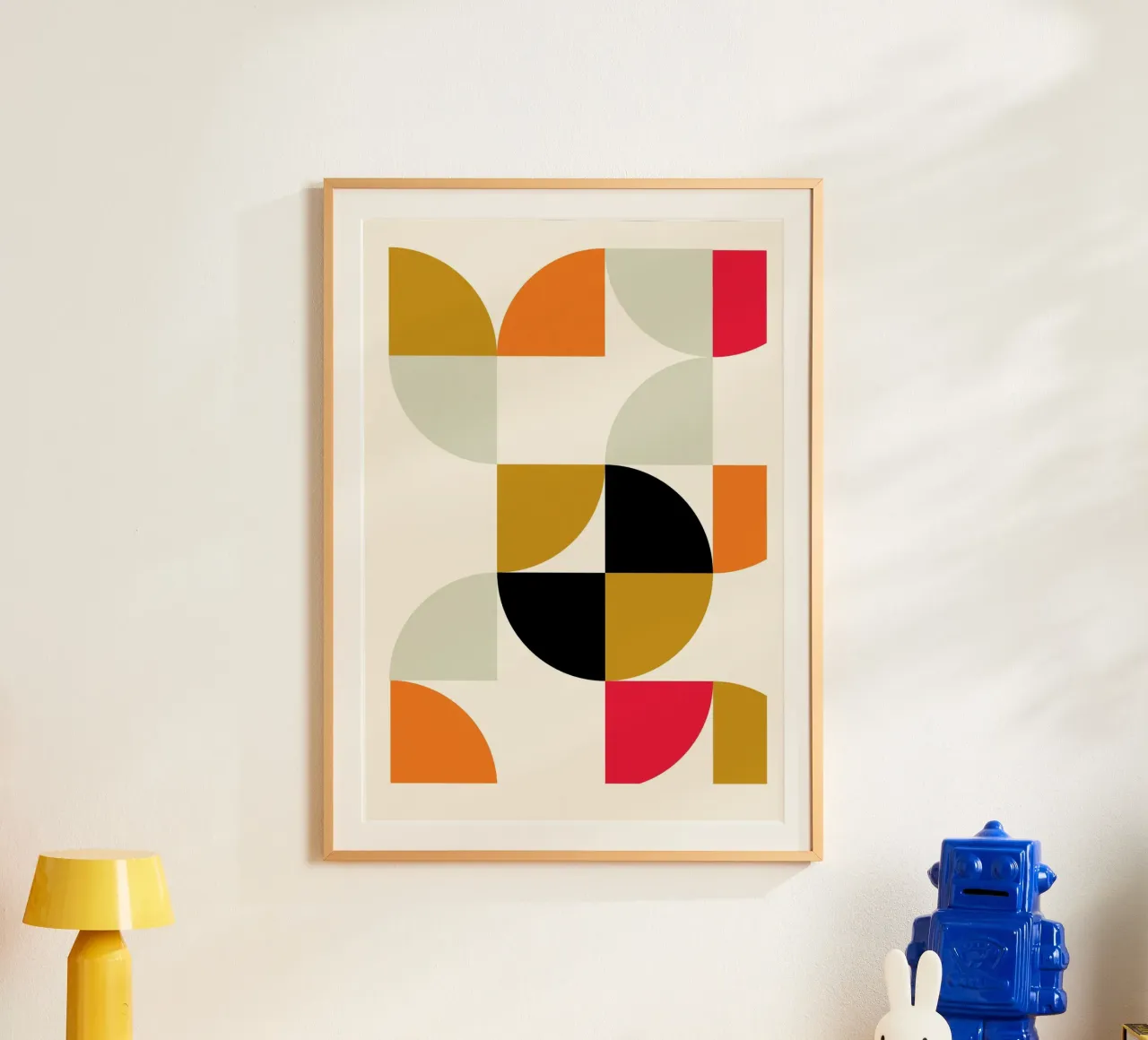 Curve Bauhaus: Geometrico astratto, moderno tendenza metà secolo poster con telaio in legno da NorwesClub