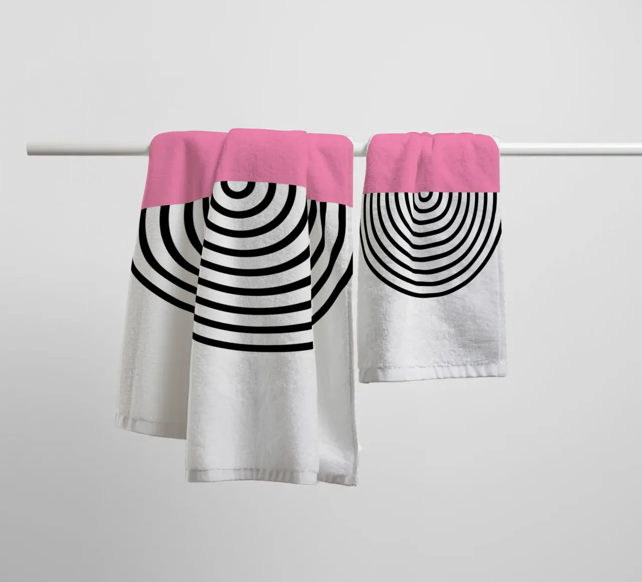 Memphis Pop: Círculo rosa y negro, moderno cuadro geométrico toalla de baño de NorwesClub