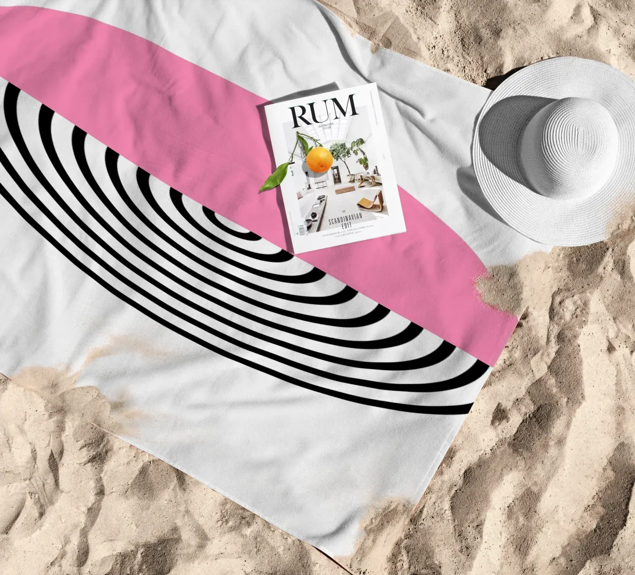 Memphis Pop: Círculo rosa y negro, moderno cuadro geométrico toalla de playa de NorwesClub