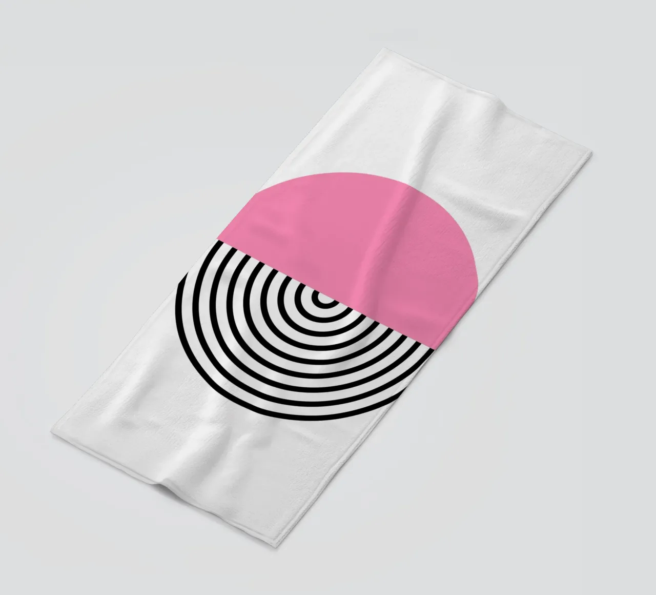 Memphis Pop: Círculo rosa y negro, moderno cuadro geométrico toalla de playa de NorwesClub