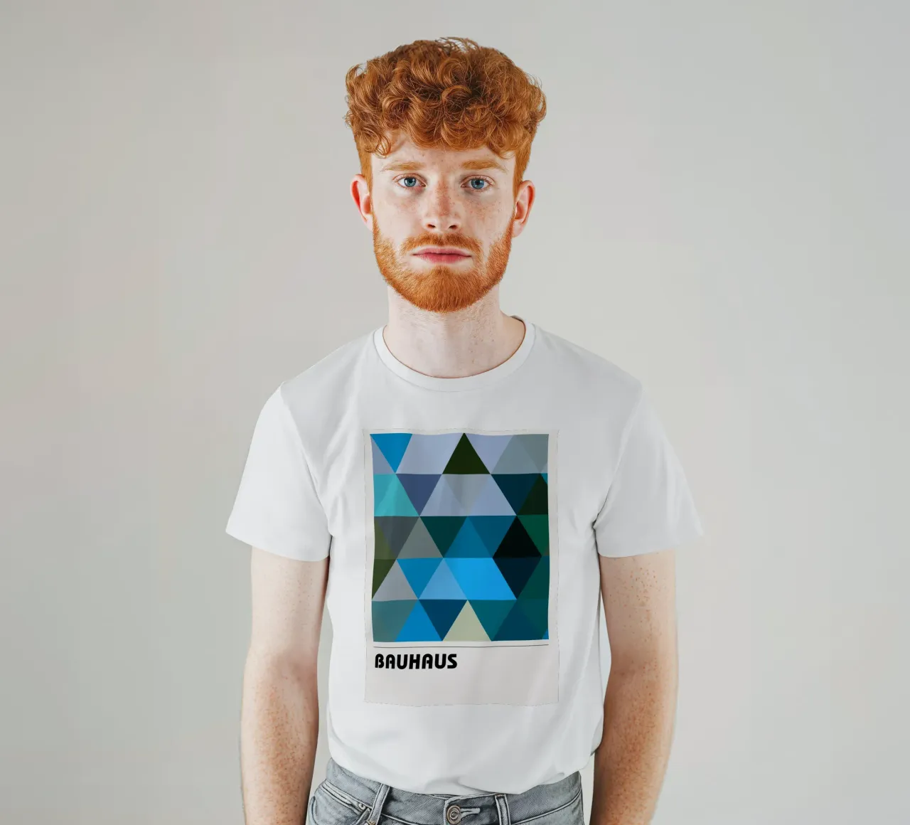 Triangles Bauhaus : Abstraction géométrique, tons froids Tendance Art t-shirt de NorwesClub