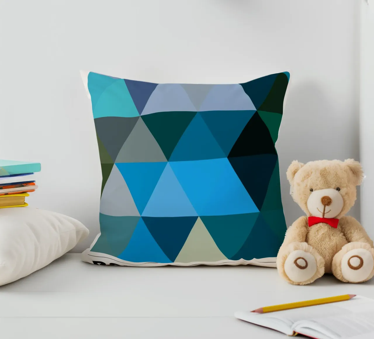Triangles Bauhaus : Abstraction géométrique, tons froids Tendance Art coussin de NorwesClub