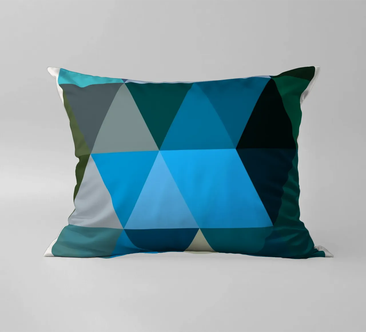 Triangles Bauhaus : Abstraction géométrique, tons froids Tendance Art coussin de NorwesClub