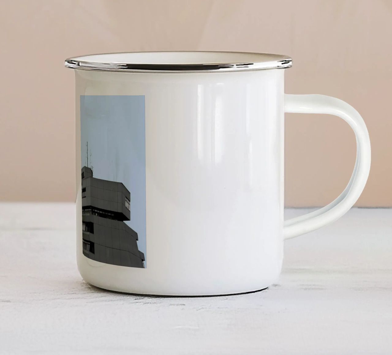 Tegel 5 tazza in smalto da Marc Schulthess