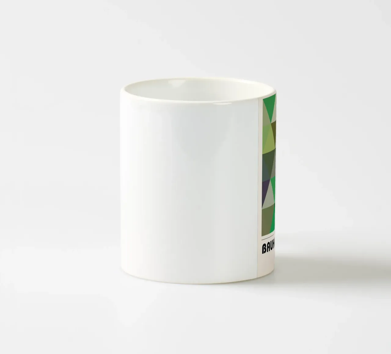 Bauhaus Evergreen: Triangoli geometrici, tendenza verde e terra tazza in ceramica da NorwesClub