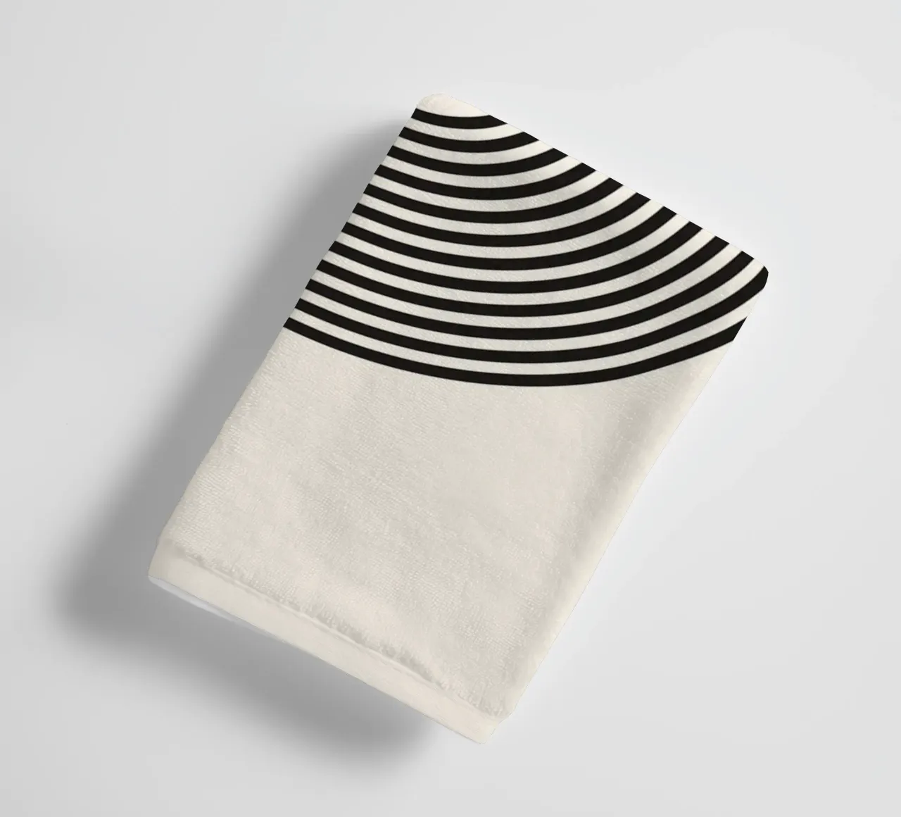 Curve minimaliste: Linee geometriche astratte, verdi e nere A asciugamano da bagno da NorwesClub