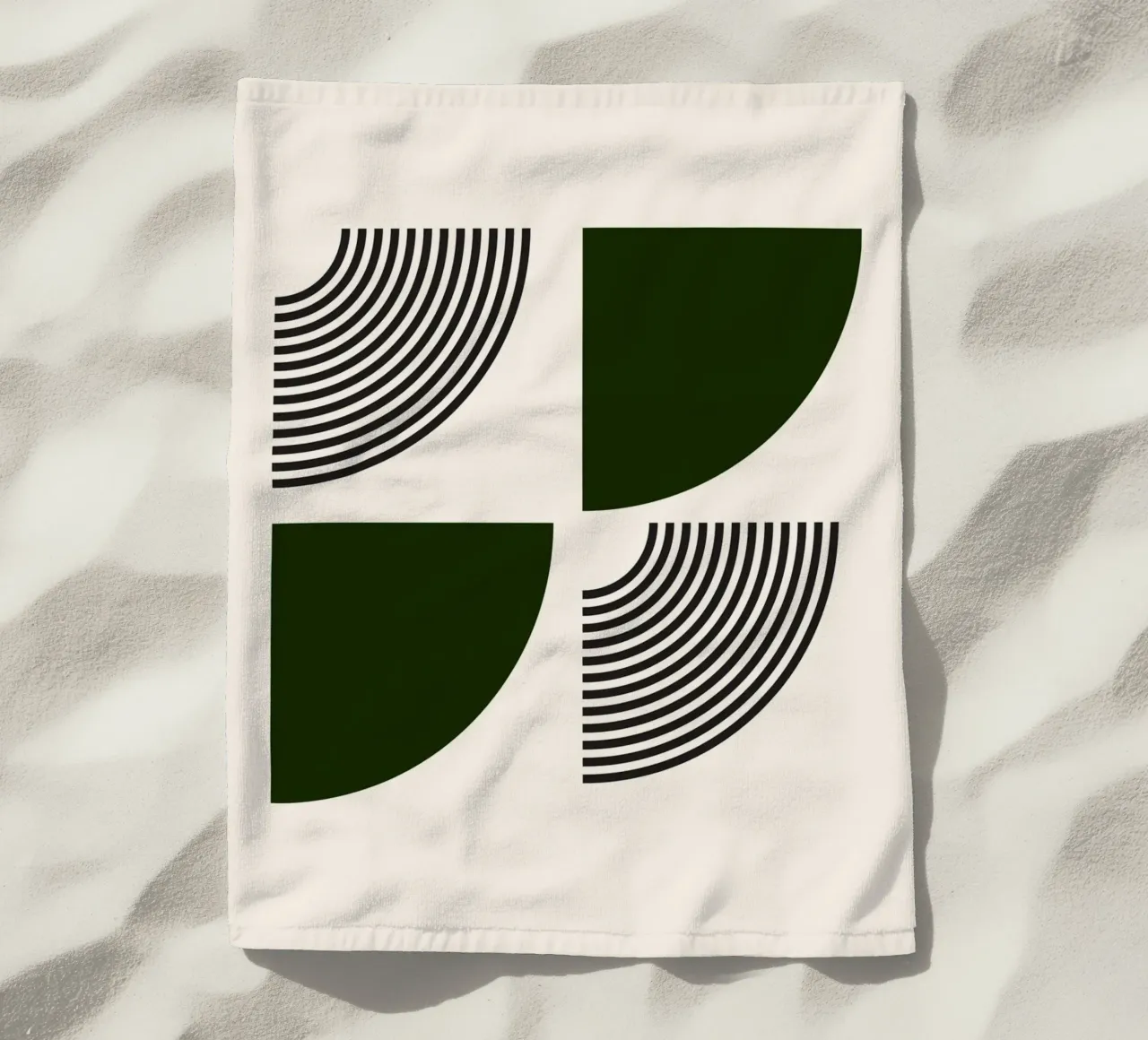 Curve minimaliste: Linee geometriche astratte, verdi e nere A telo mare da NorwesClub