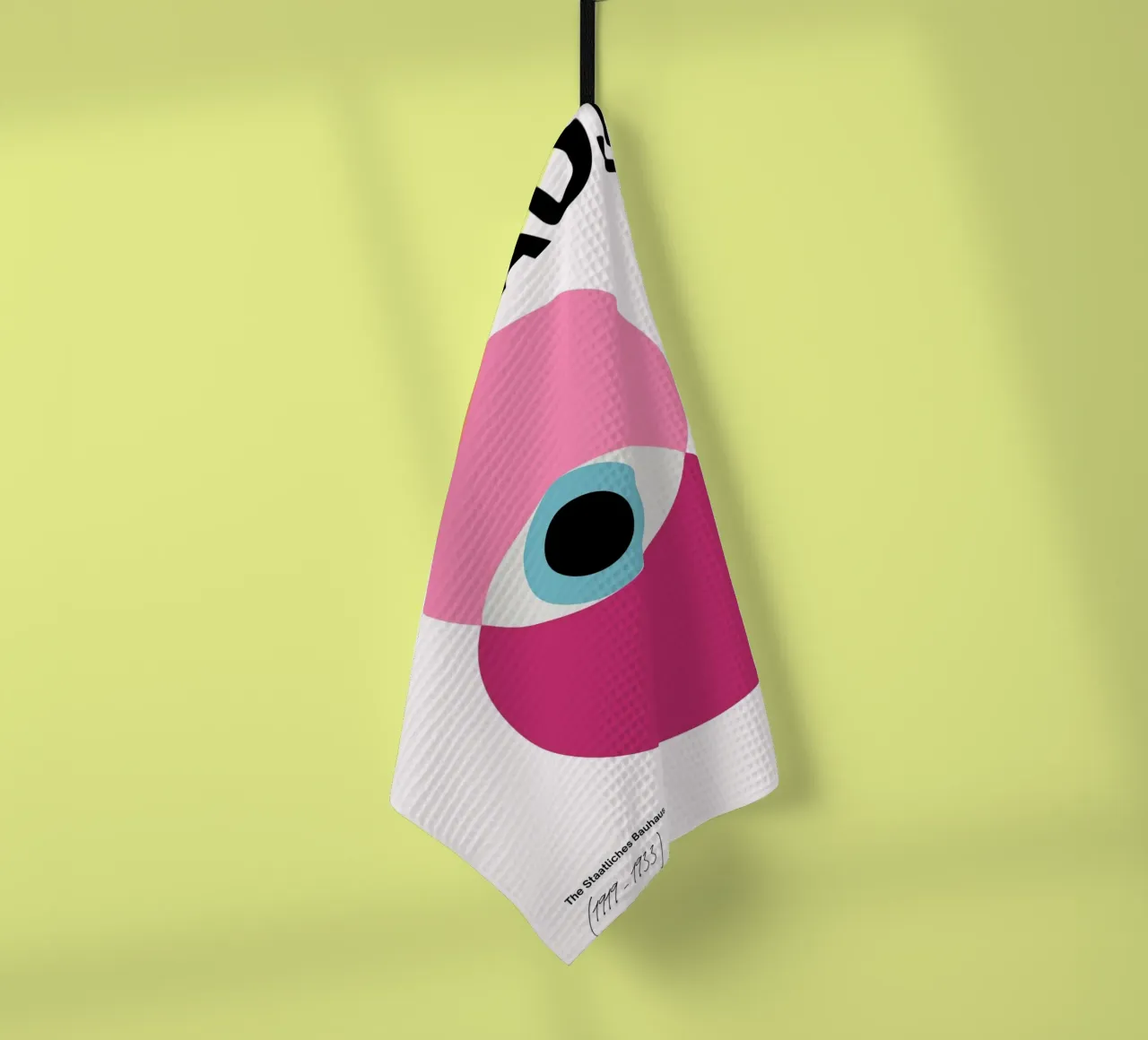 Bauhaus Eye Pink: Ikone der Moderne, abstrakter geometrischer Trend Geschirrtuch von NorwesClub
