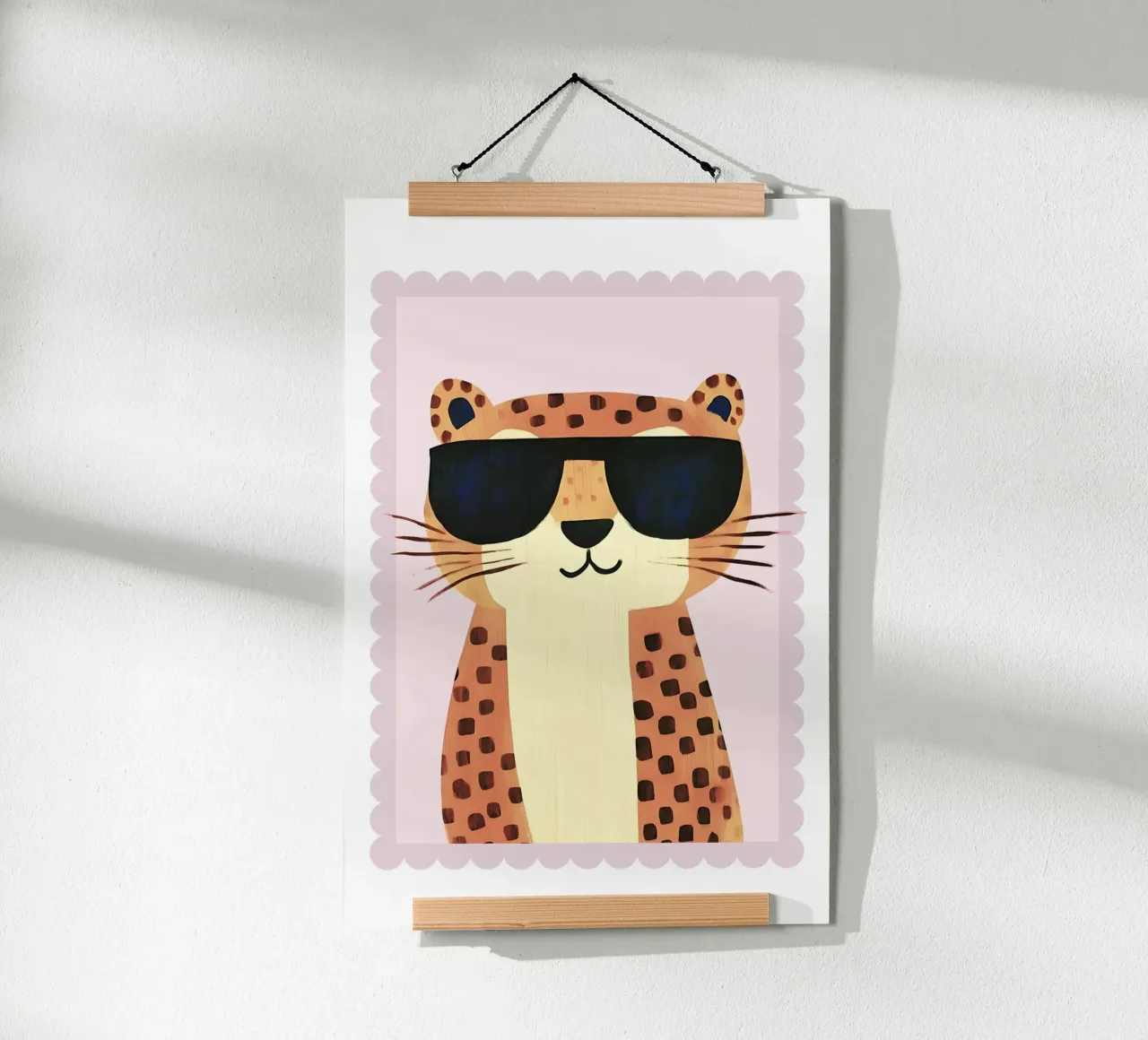 Impresión de guepardo, guepardo con gafas de sol, Nursery Wall Art poster con marco de madera de Little Lola