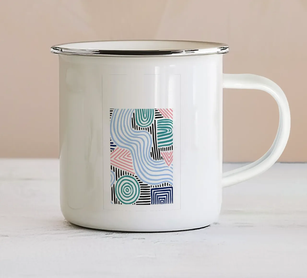 Freeform Abstract: linee e forme disegnate a mano, tendenza moderna A tazza in smalto da NorwesClub