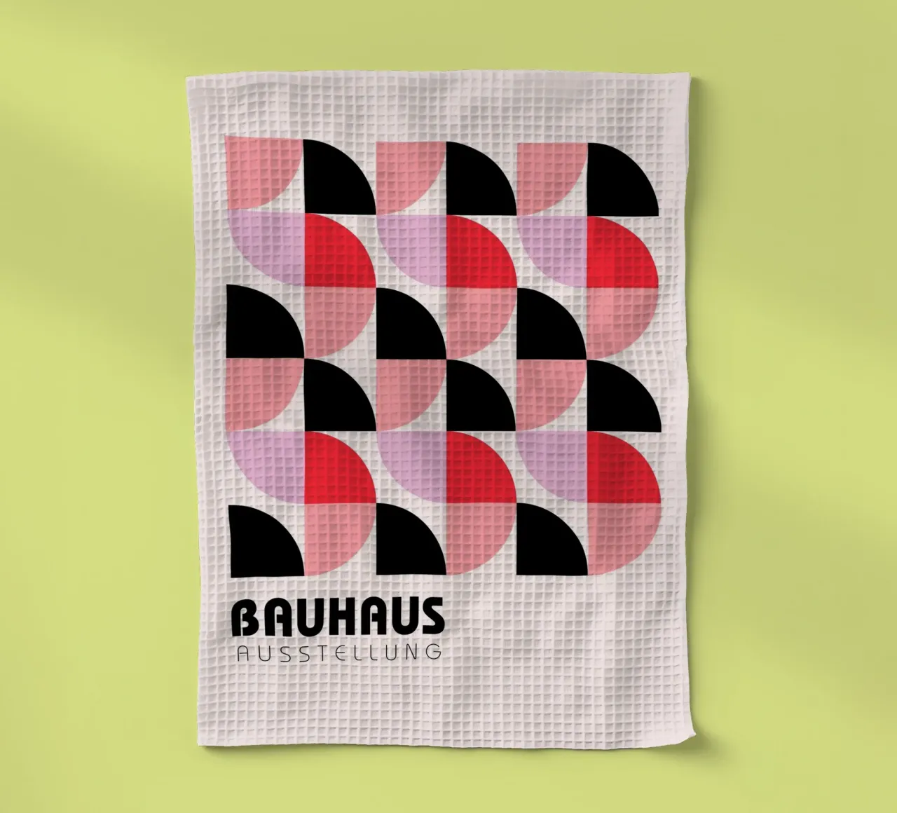 Bauhaus tentoonstelling: Geometrisch abstract, roze & rood modern A theedoek van NorwesClub