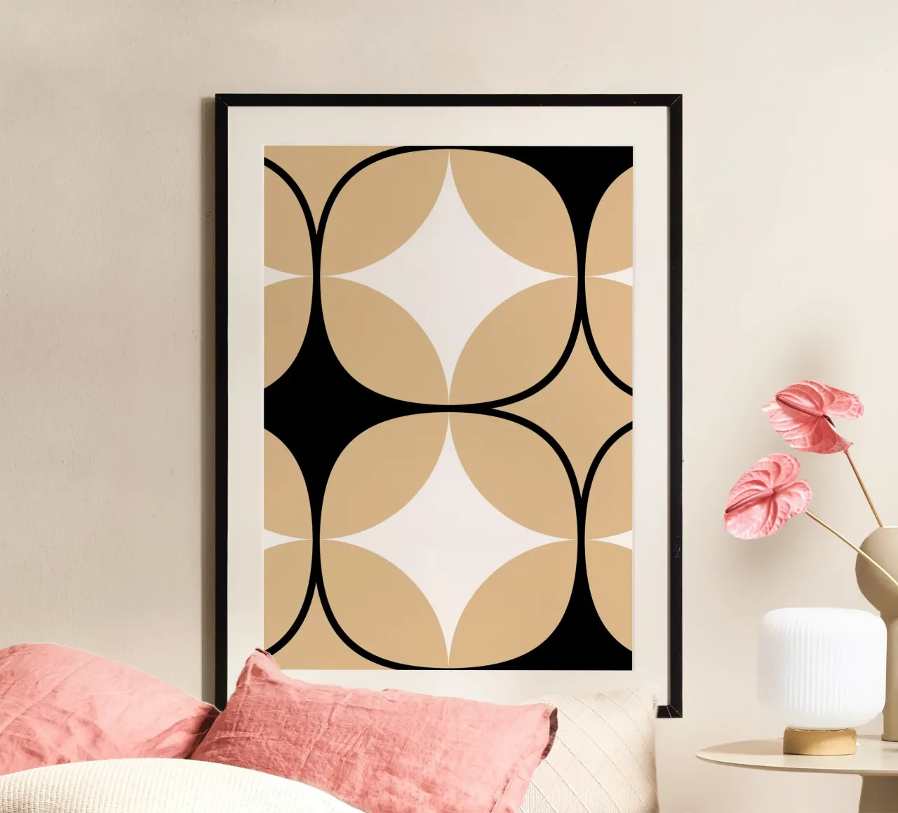 Op Art Cirkels: Geometrisch Abstract, Beige Zwart & Wit Tren poster met houten frame van NorwesClub