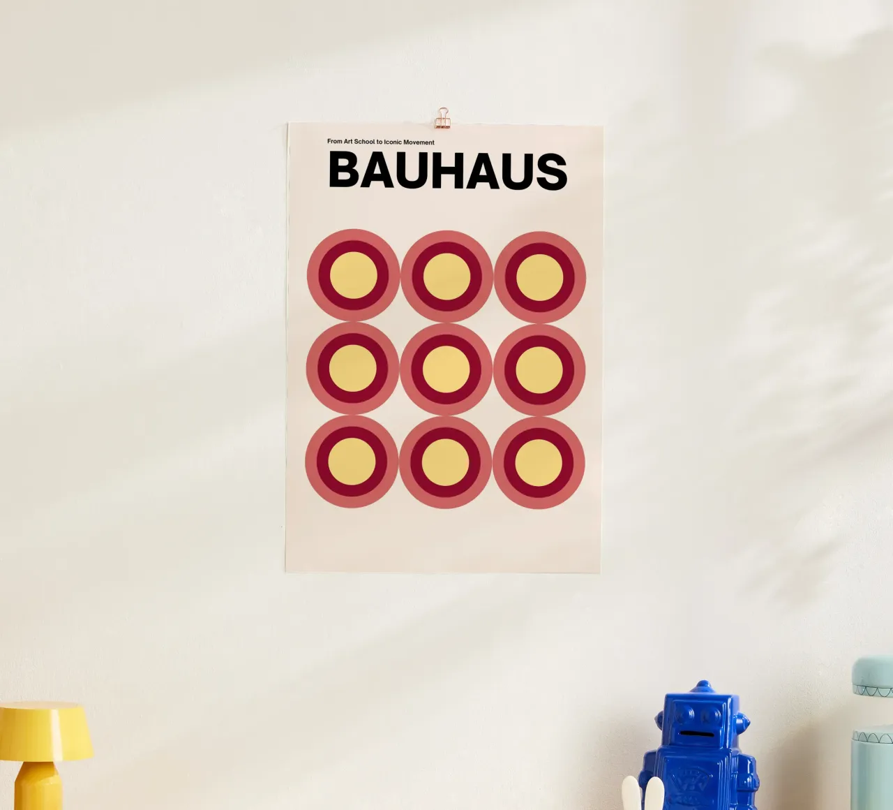 Cercles Bauhaus : Modernisme iconique, art tendance rouge et jaune poster de NorwesClub