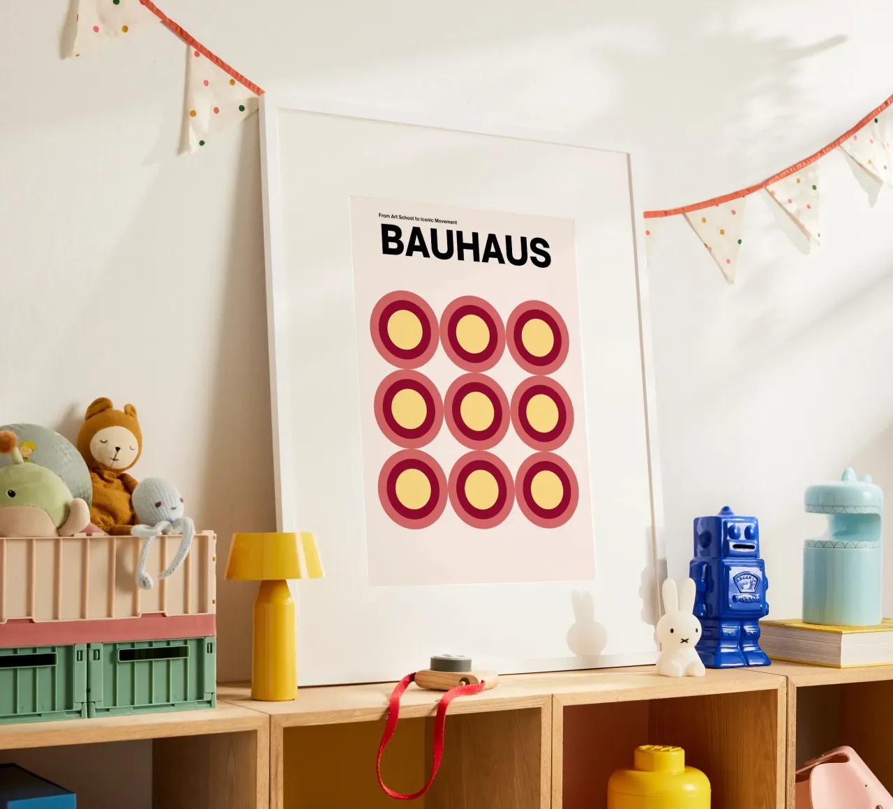 Cercles Bauhaus : Modernisme iconique, art tendance rouge et jaune poster de NorwesClub