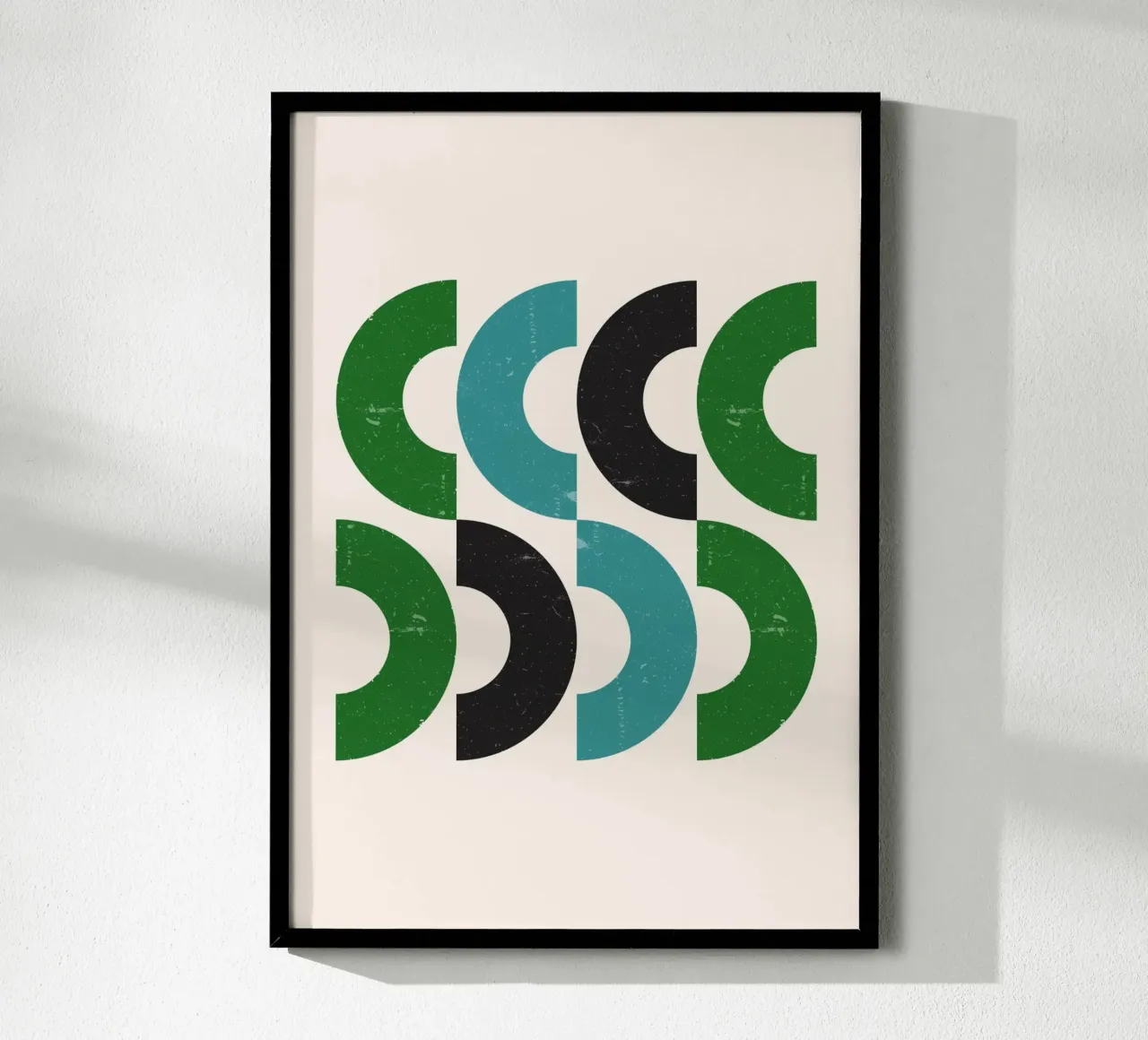 Mid-eeuwse bogen: Geometrische abstracte, groen groenblauw & zwarte kunst poster met aluminium frame van NorwesClub