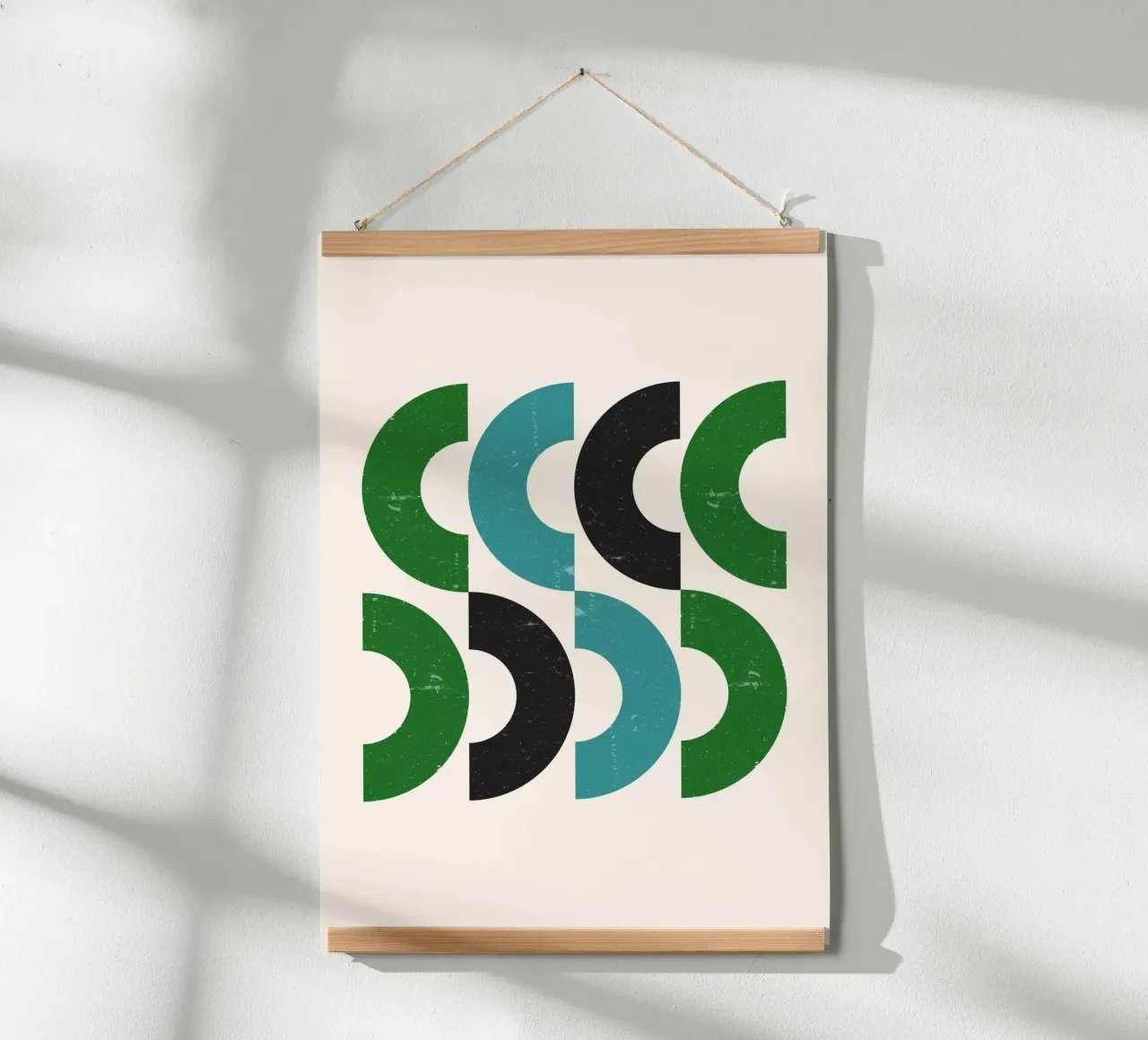 Mid-eeuwse bogen: Geometrische abstracte, groen groenblauw & zwarte kunst poster met aluminium frame van NorwesClub