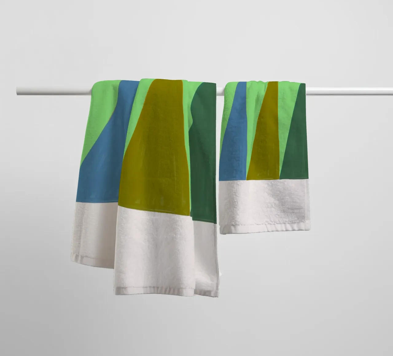 Stile James Little: Triangoli astratti, texture verde e blu asciugamano da bagno da NorwesClub